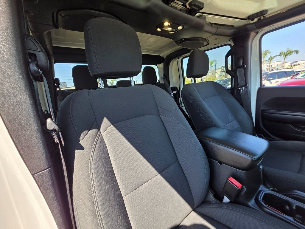 2021 Jeep Gladiator Willys 4x4 - 22923175 - 10