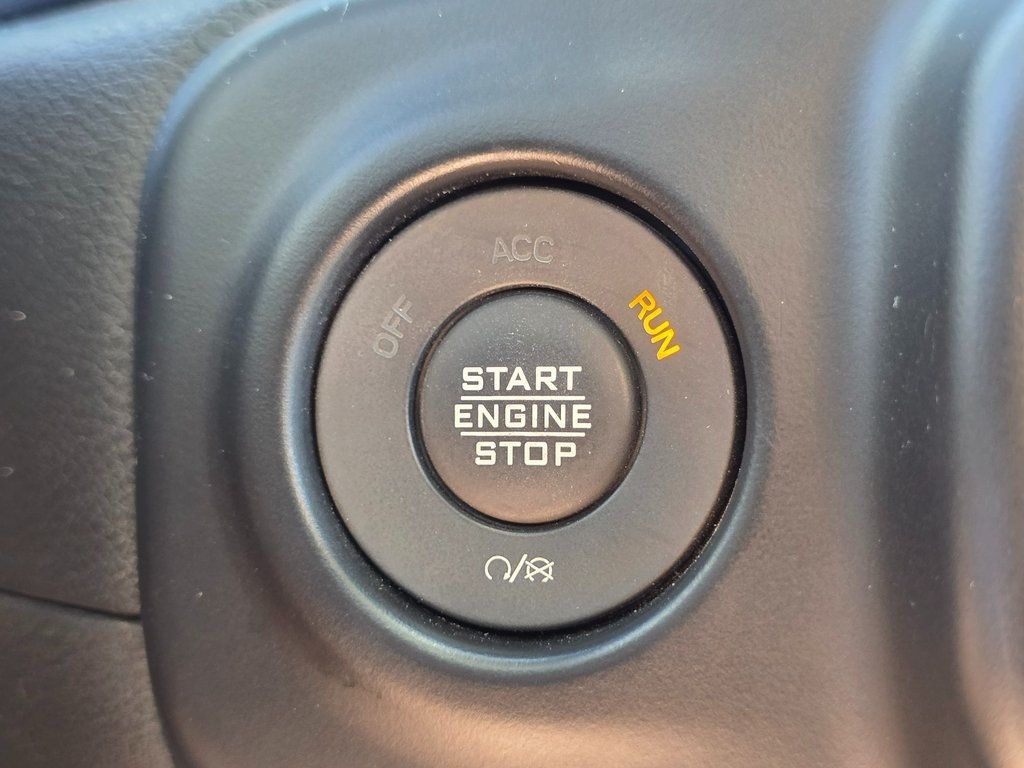 2021 Jeep Gladiator Willys 4x4 - 22923175 - 36