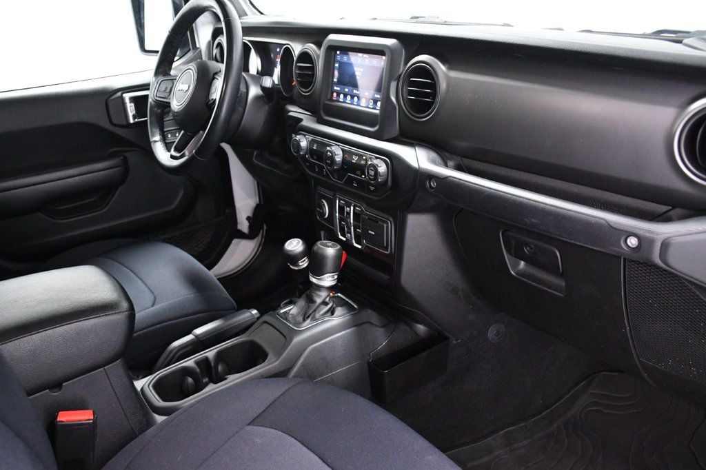 2021 Jeep Gladiator Willys 4x4 - 22935960 - 16