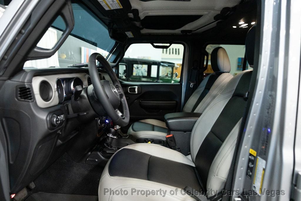 2021 Jeep Gladiator Sport photo 2