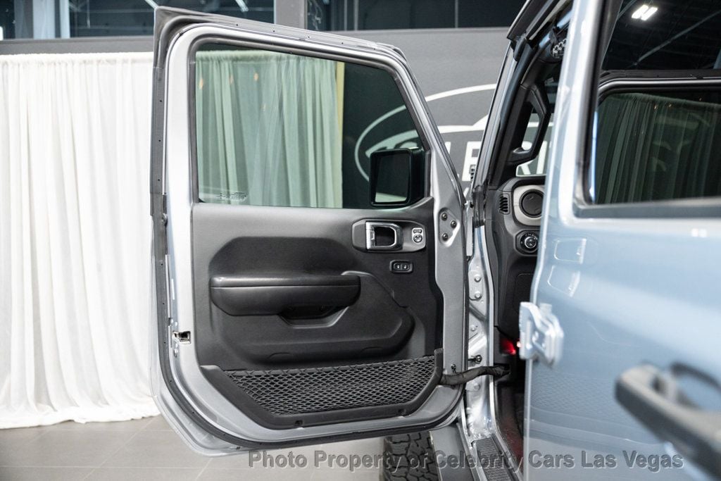 2021 Jeep Gladiator Sport photo 19