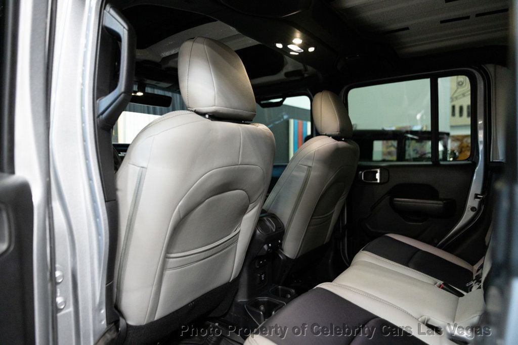2021 Jeep Gladiator Sport photo 21