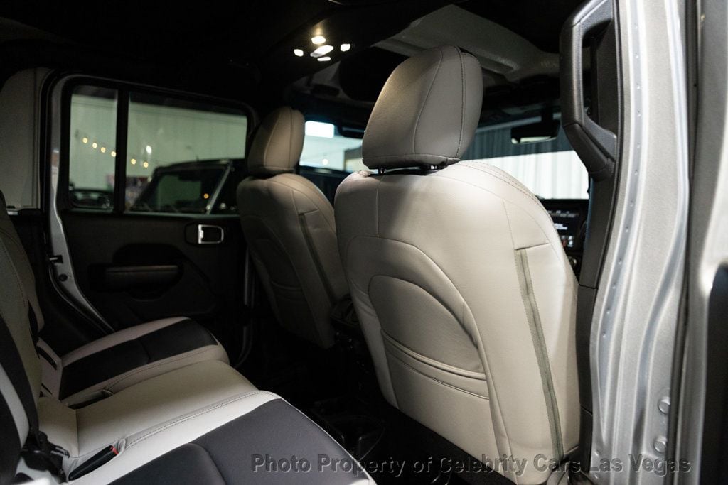 2021 Jeep Gladiator Sport photo 26