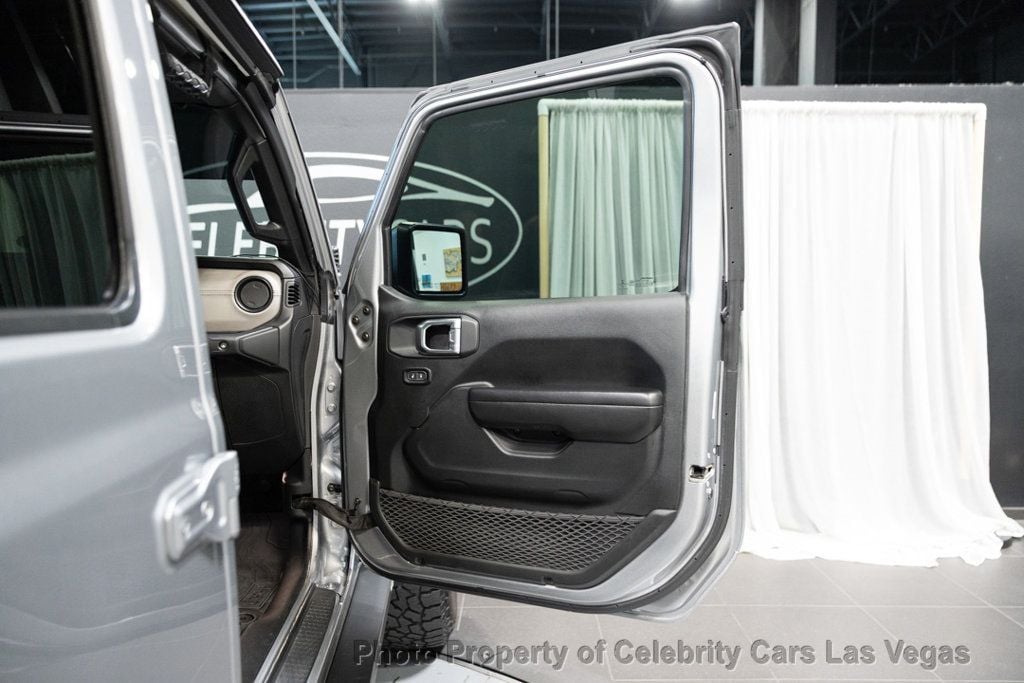2021 Jeep Gladiator Sport photo 32