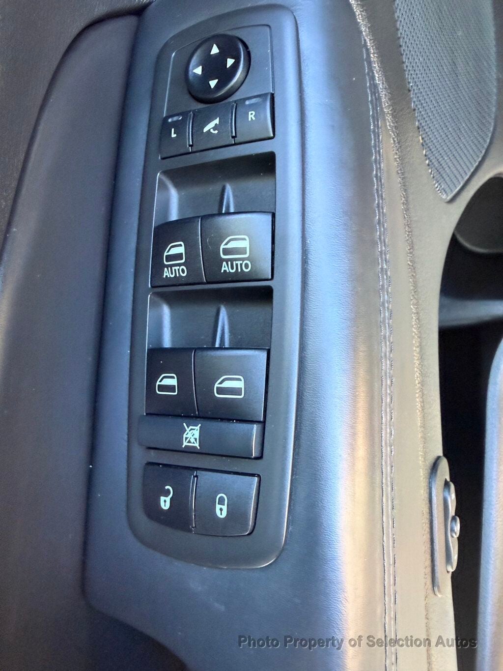 Jeep Grand Cherokee photo 12