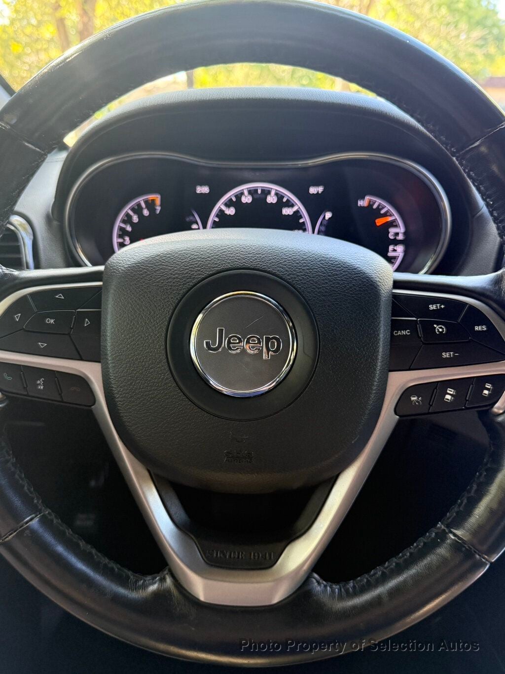 Jeep Grand Cherokee photo 17