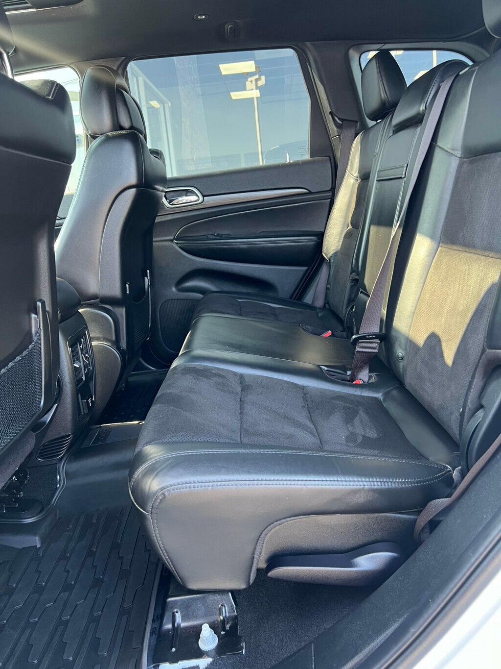 2021 Jeep Grand Cherokee Laredo X photo 9
