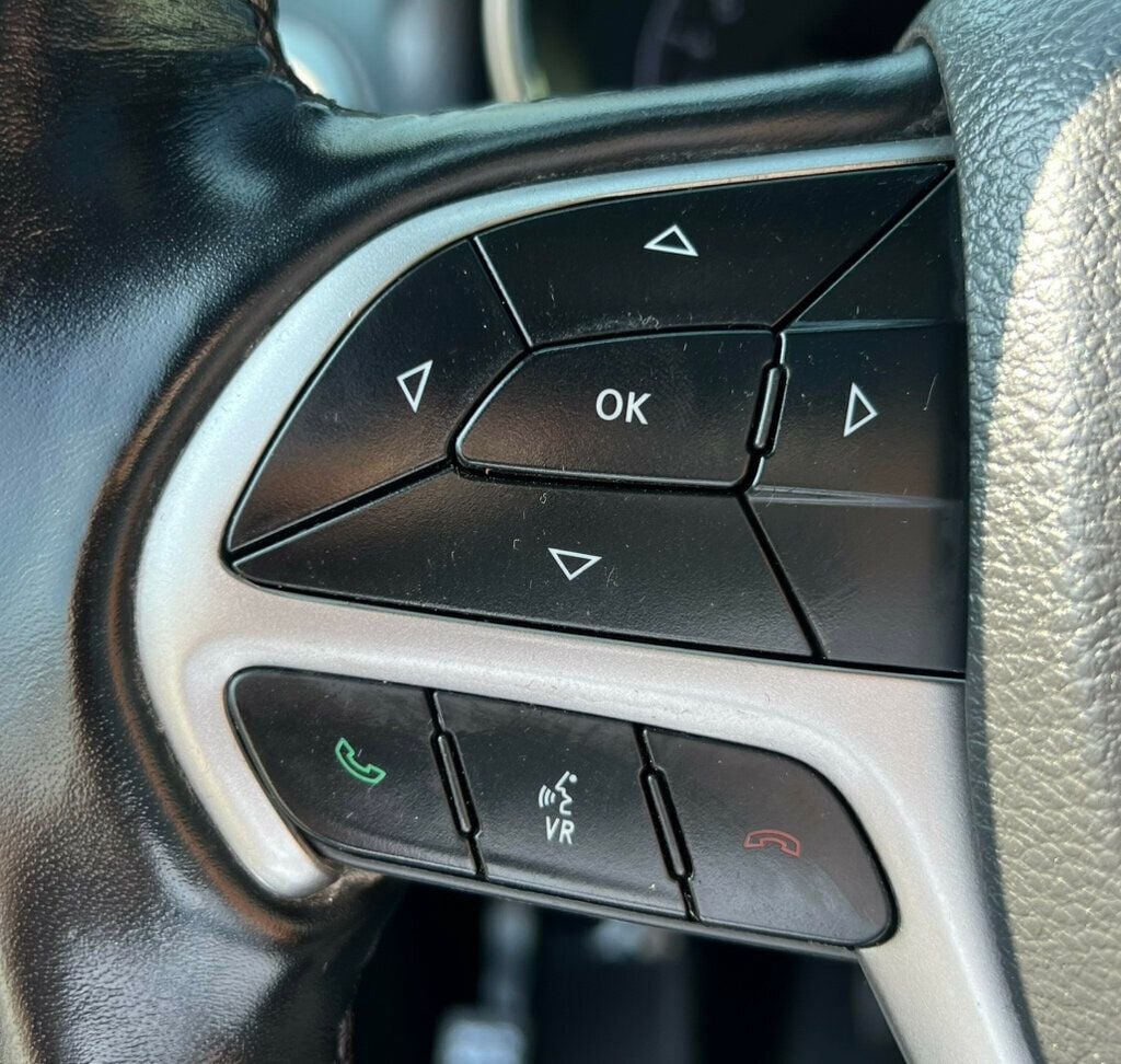 2021 Jeep Grand Cherokee Laredo X photo 11