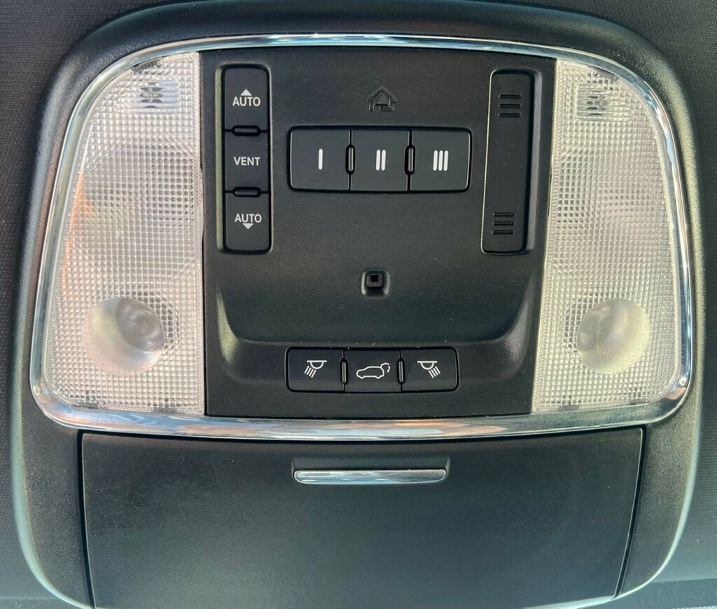 2021 Jeep Grand Cherokee Laredo X photo 19