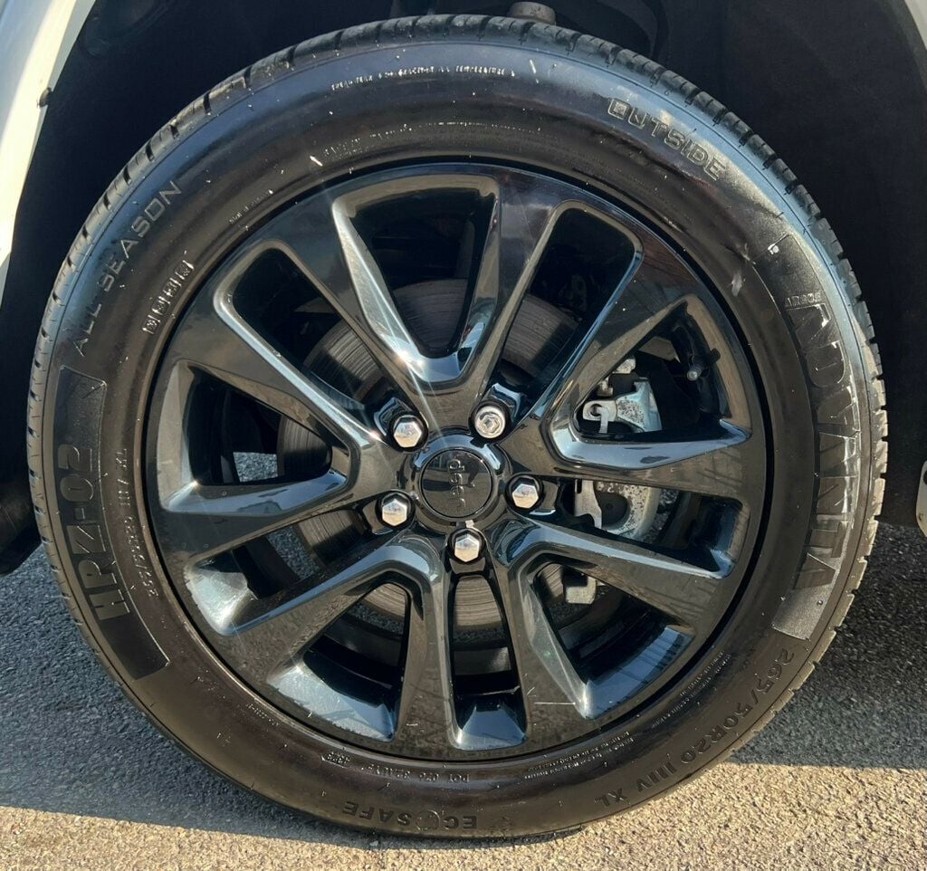 2021 Jeep Grand Cherokee Laredo X photo 26
