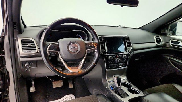 2021 Jeep Grand Cherokee Laredo X 4x4 w/ Trailer-Tow Group IV & Altitude Appearance Pkg - 23024781 - 11