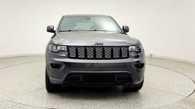 2021 Jeep Grand Cherokee Laredo X 4x4 w/ Trailer-Tow Group IV & Altitude Appearance Pkg - 23024781 - 1