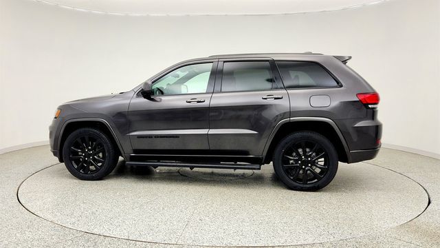 2021 Jeep Grand Cherokee Laredo X 4x4 w/ Trailer-Tow Group IV & Altitude Appearance Pkg - 23024781 - 7