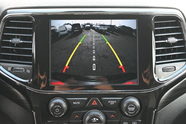 2021 Jeep Grand Cherokee Laredo X Altitude Appearance Package - 22960350 - 11