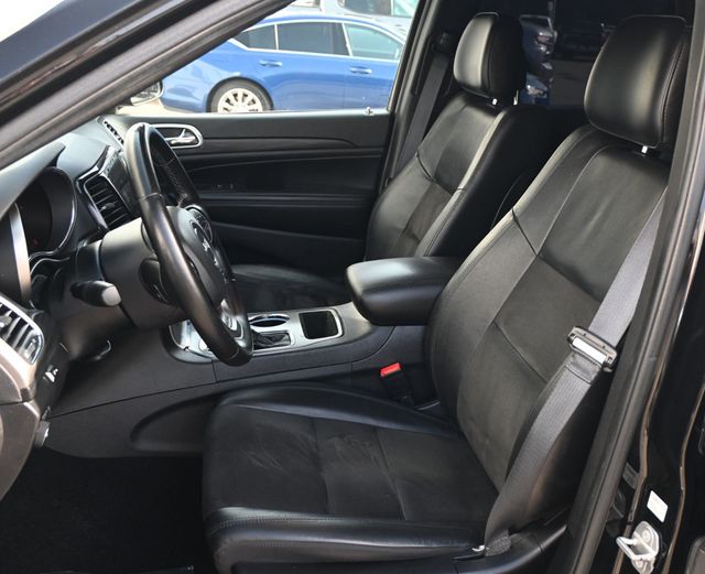 2021 Jeep Grand Cherokee Laredo X Altitude Appearance Package - 22960350 - 13