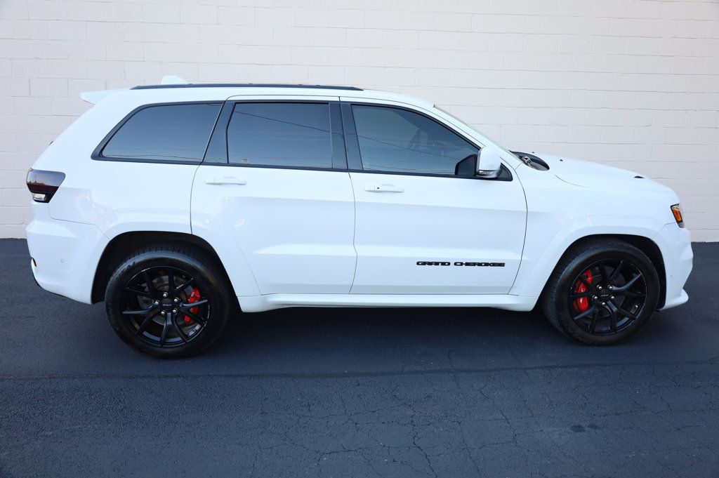 2021 Jeep Grand Cherokee SRT8 photo 3
