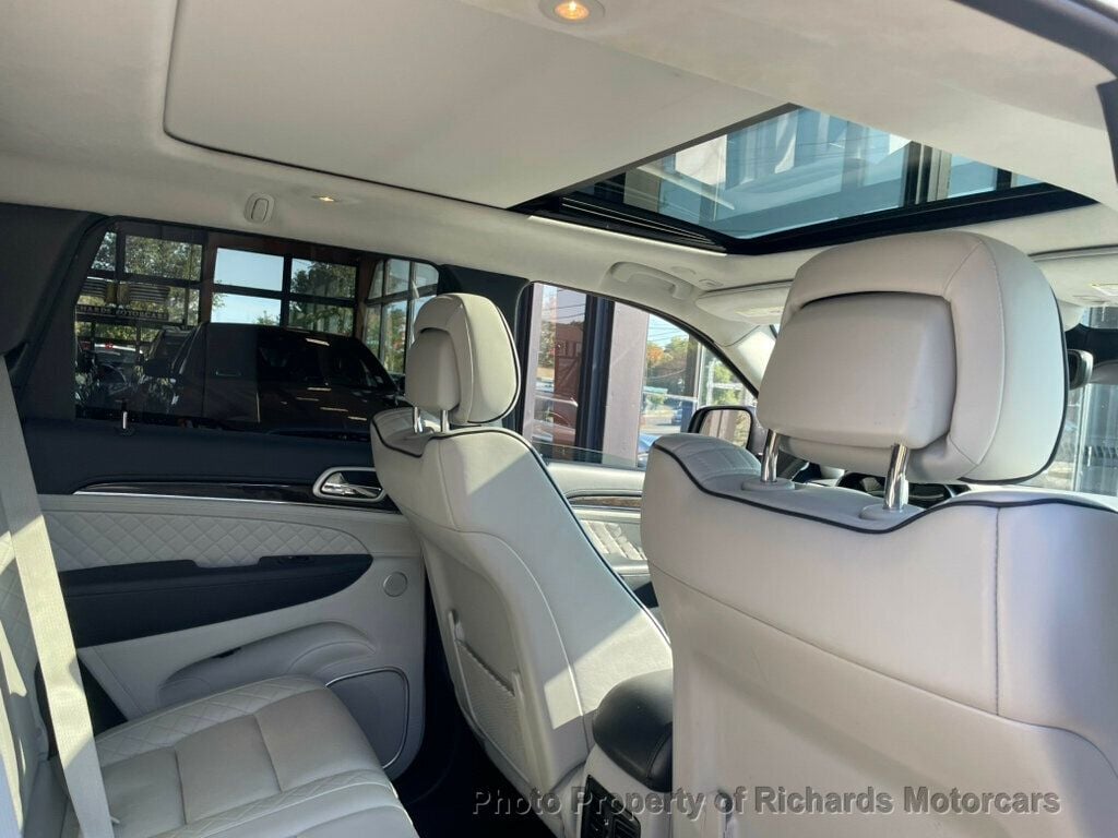 2021 Jeep Grand Cherokee Summit photo 17