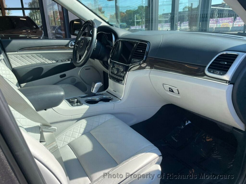 2021 Jeep Grand Cherokee Summit photo 21