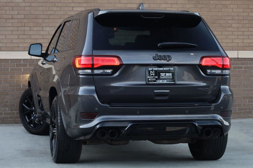 Jeep Grand Cherokee photo 11