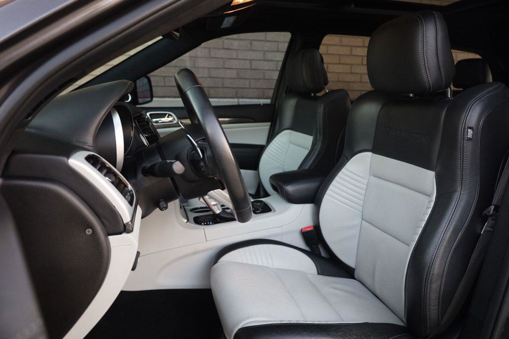 Jeep Grand Cherokee photo 23