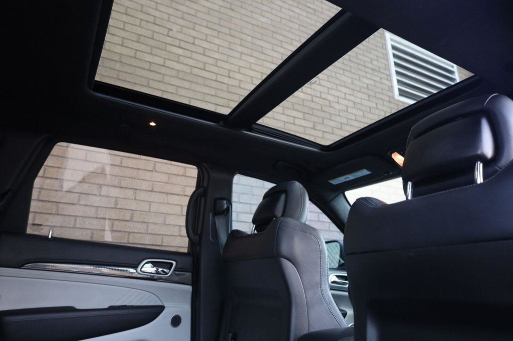 Jeep Grand Cherokee photo 32
