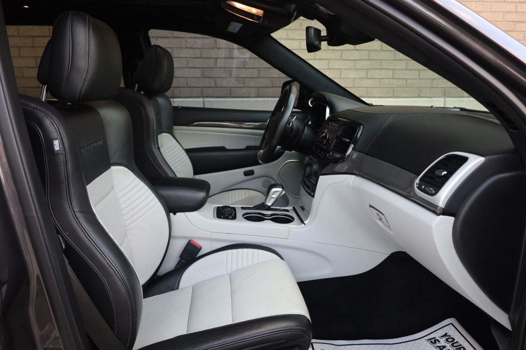 Jeep Grand Cherokee photo 36