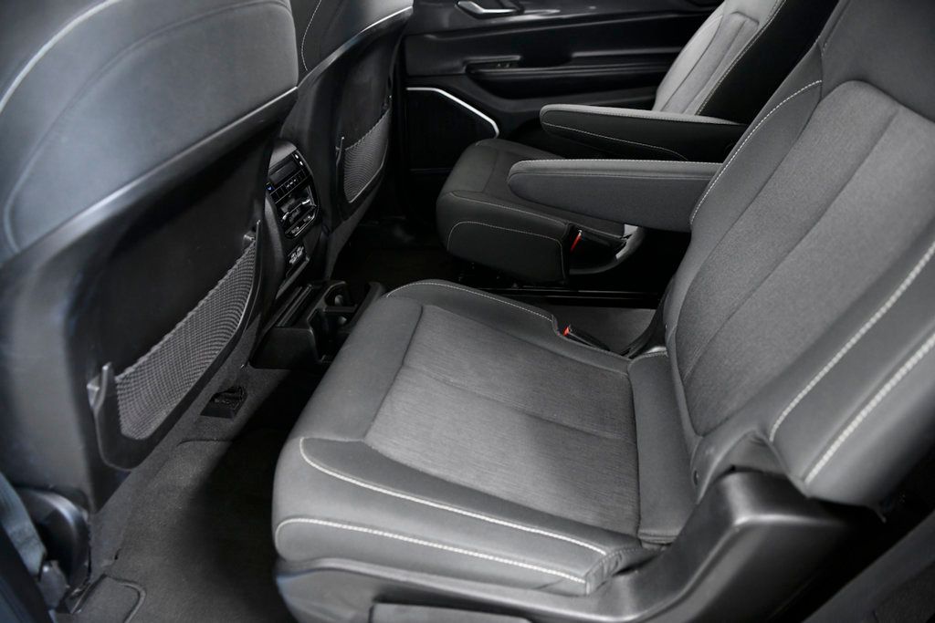 2021 Jeep Grand Cherokee L Laredo 4x2 - 22926541 - 9