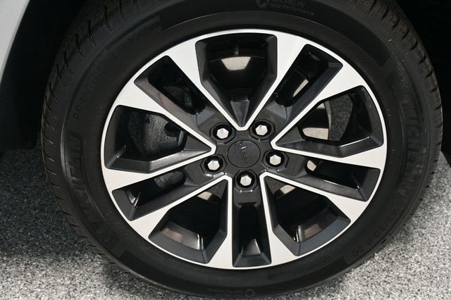 2021 Jeep Grand Cherokee L Overland 4x4 - 22988663 - 21