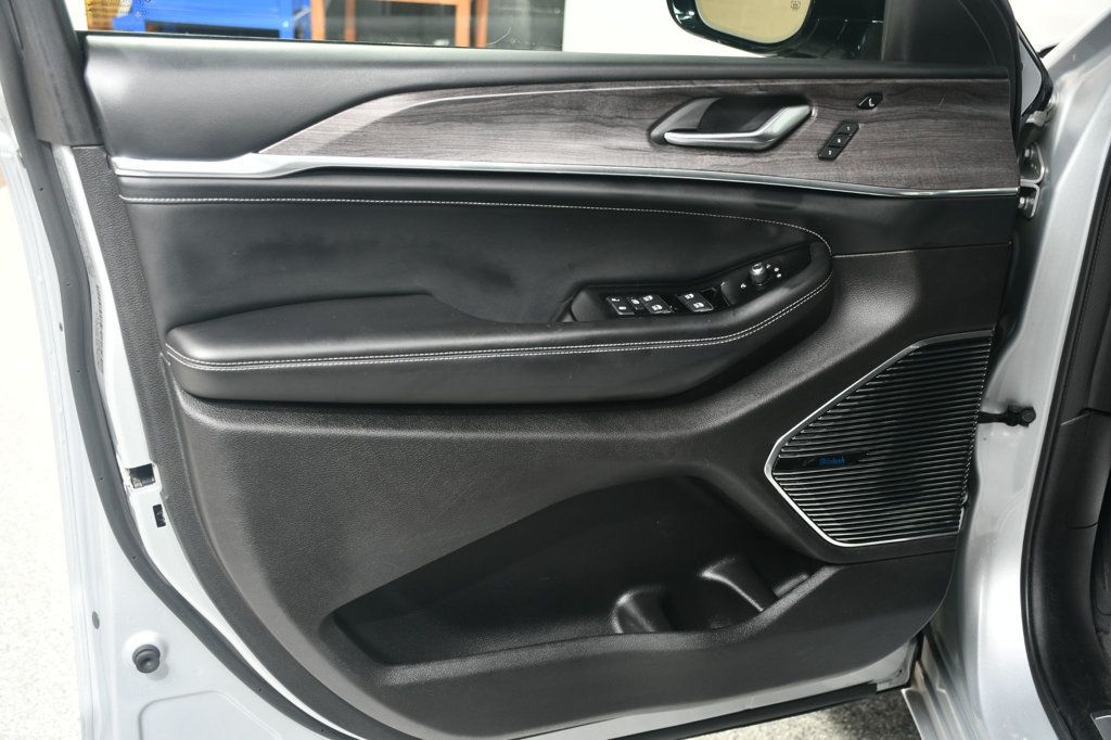 2021 Jeep Grand Cherokee L Overland 4x4 - 22988663 - 22