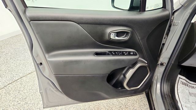 2021 Jeep Renegade Limited 4x4 - 23060212 - 9