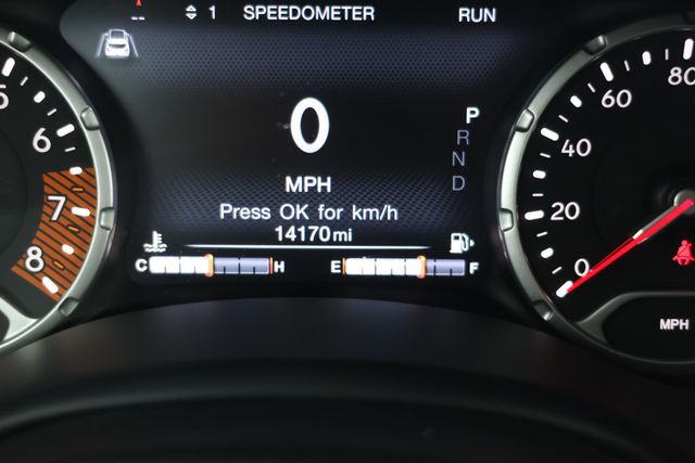 2021 Jeep Renegade Limited 4x4 with Luxury Group II - 22939854 - 13