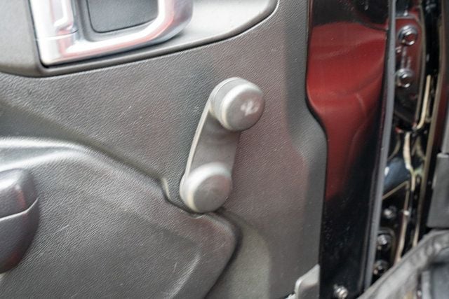 2021 Jeep Wrangler LocalTrade/Willy's-Sport/4WD/PushButtonStart/AppleCarplay/NAV - 23031193 - 37