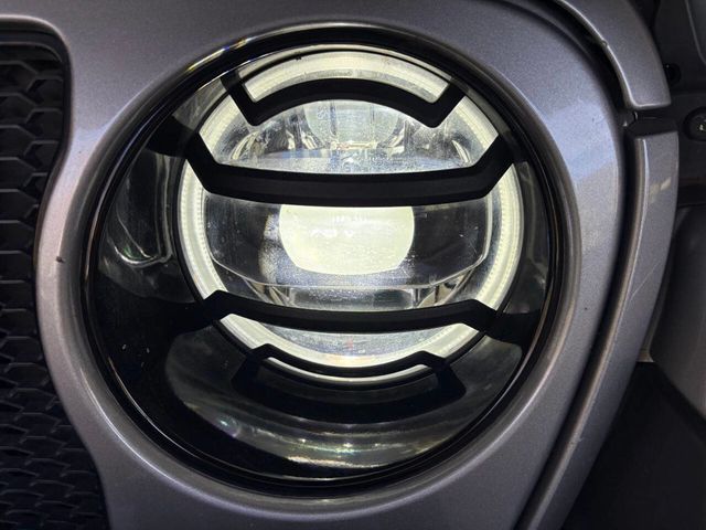 2021 Jeep Wrangler Sahara Altitude 4x4 4dr SUV - 22991164 - 32