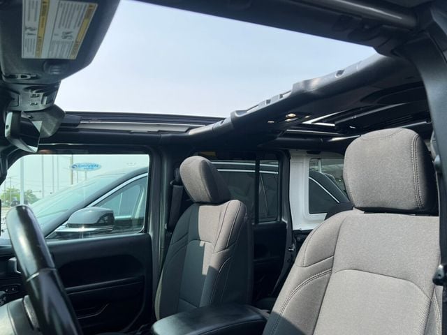 2021 Jeep Wrangler SPORT - 22861999 - 32