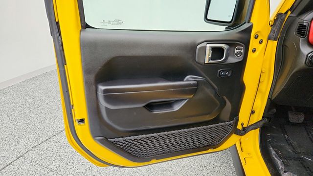 2021 Jeep Wrangler Unlimited Rubicon 4x4 with 3-Piece Hard-Top - 22956999 - 9