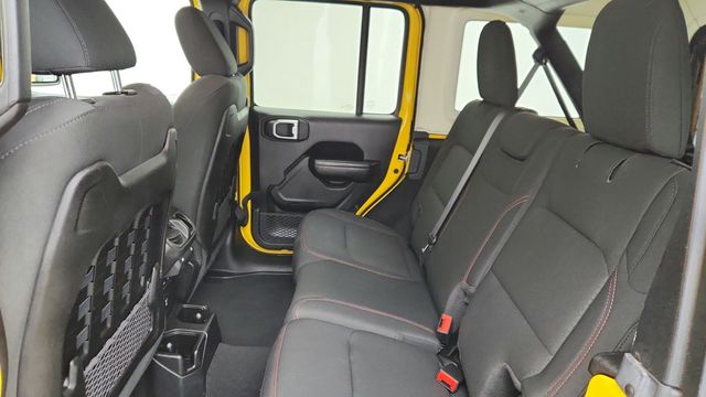 2021 Jeep Wrangler Unlimited Rubicon 4x4 with 3-Piece Hard-Top - 22956999 - 21