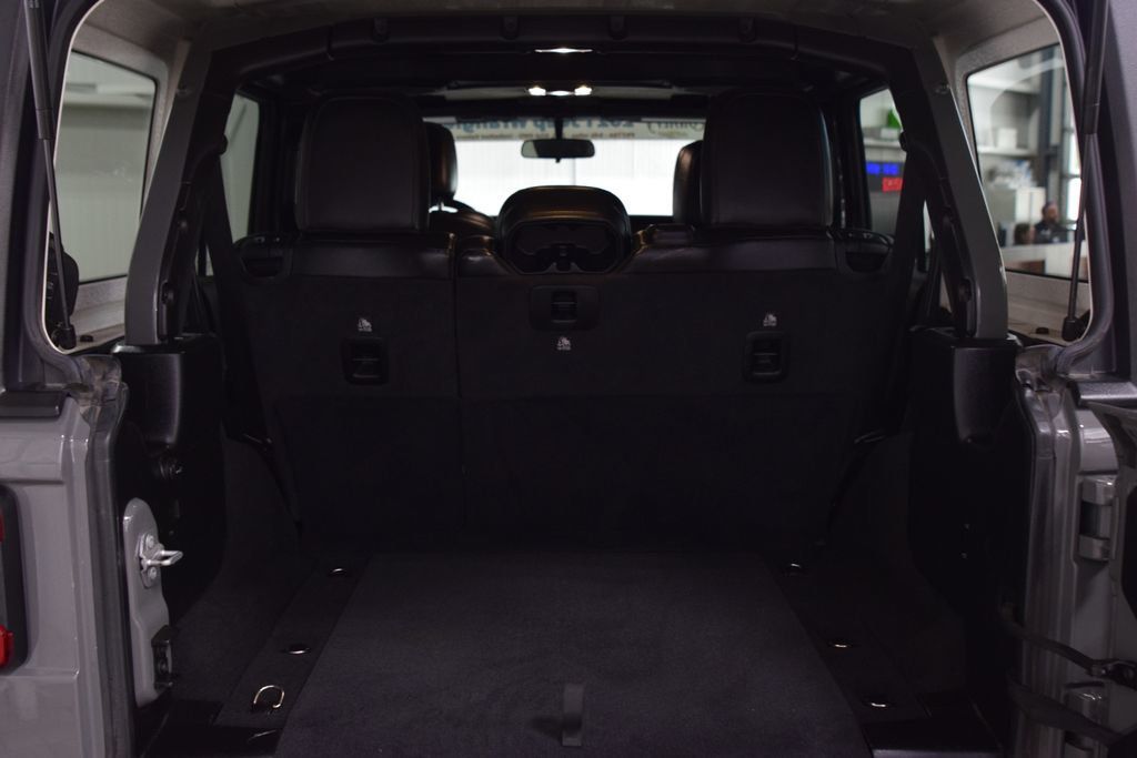2021 Jeep Wrangler Unlimited Sahara - 23017024 - 21