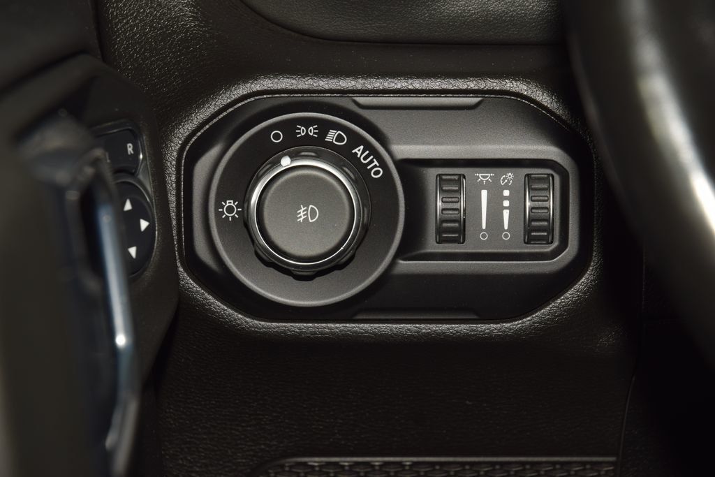 2021 Jeep Wrangler Unlimited Sahara - 23017024 - 29