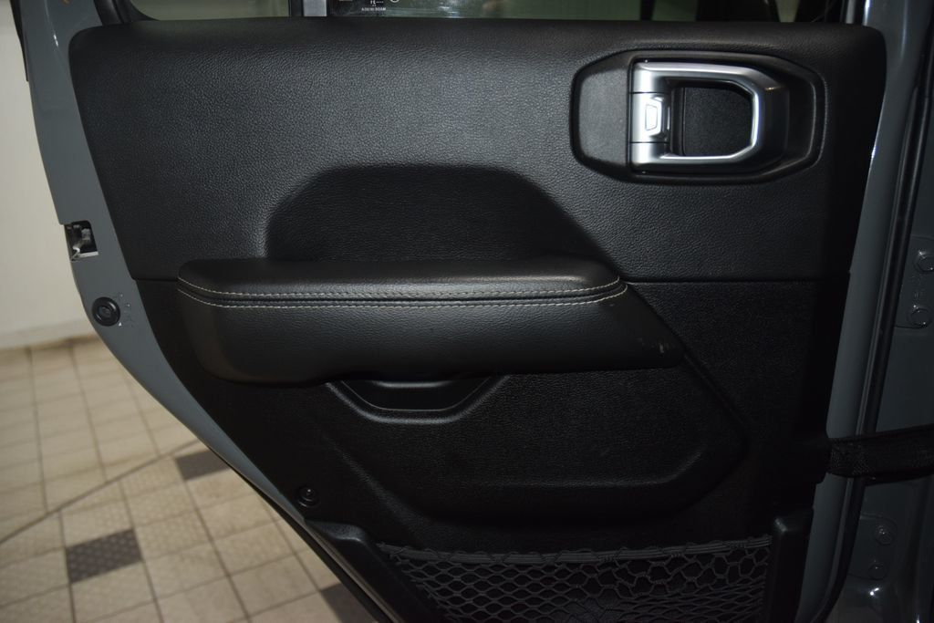 2021 Jeep Wrangler Unlimited Sahara - 23017024 - 37