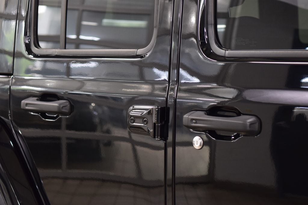 2021 Jeep Wrangler Unlimited Sahara - 23070060 - 17