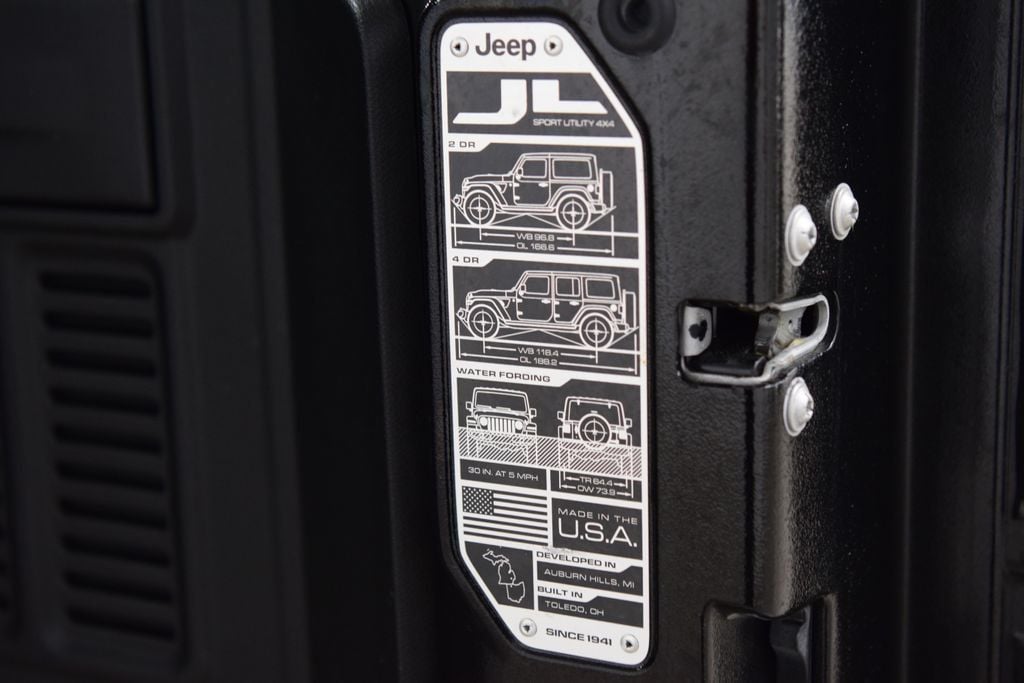 2021 Jeep Wrangler Unlimited Sahara - 23070060 - 23
