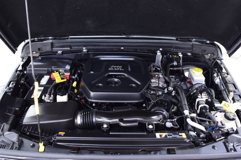 2021 Jeep Wrangler Unlimited Sahara - 23070060 - 28