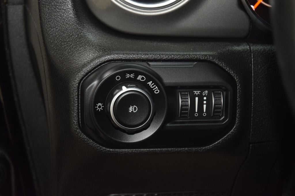 2021 Jeep Wrangler Unlimited Sahara - 23070060 - 35