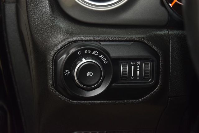 2021 Jeep Wrangler Unlimited Sahara - 23070060 - 35