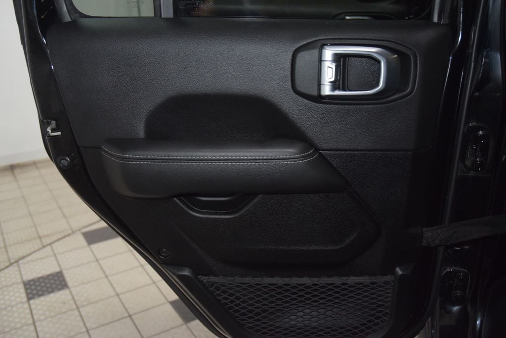 2021 Jeep Wrangler Unlimited Sahara - 23070060 - 42