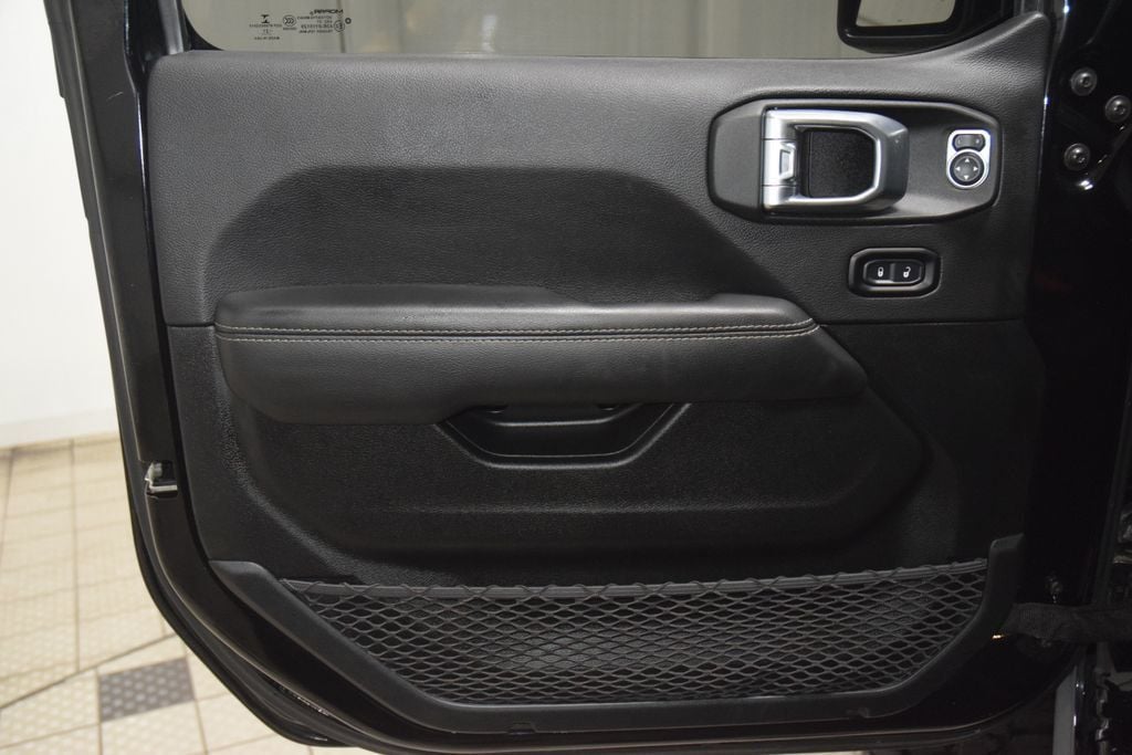 2021 Jeep Wrangler Unlimited Sahara - 23070060 - 43