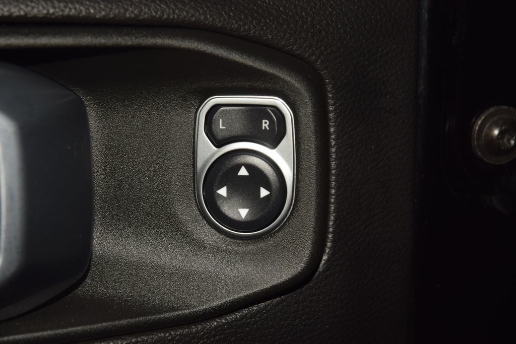 2021 Jeep Wrangler Unlimited Sahara - 23070060 - 44