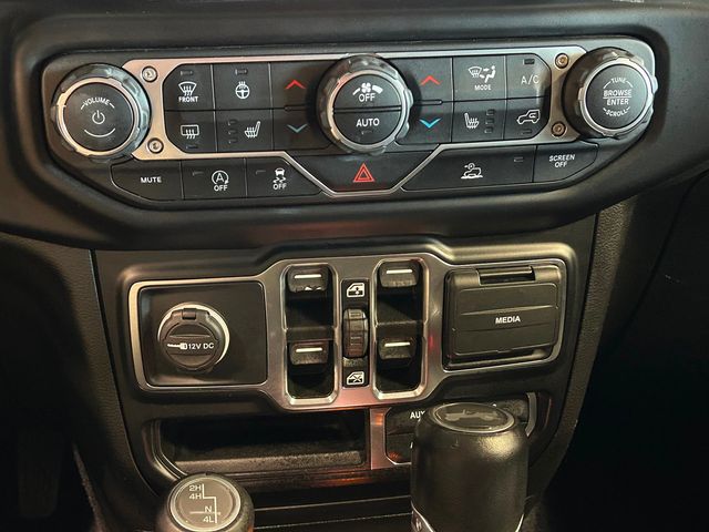 2021 Jeep Wrangler Unlimited Sahara 4x4 - 22905798 - 32