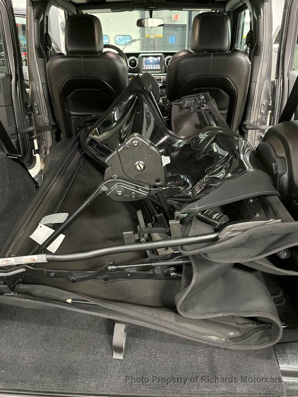 2021 Jeep Wrangler Unlimited Sahara 4x4 - 22972987 - 29