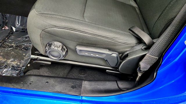 2021 Jeep Wrangler Unlimited Sahara 4x4 with Sky One-Touch Power Top - 22961919 - 10